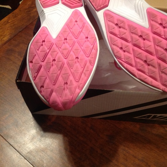 Brand new avia tennis/ running sneaker - Picture 5 of 5